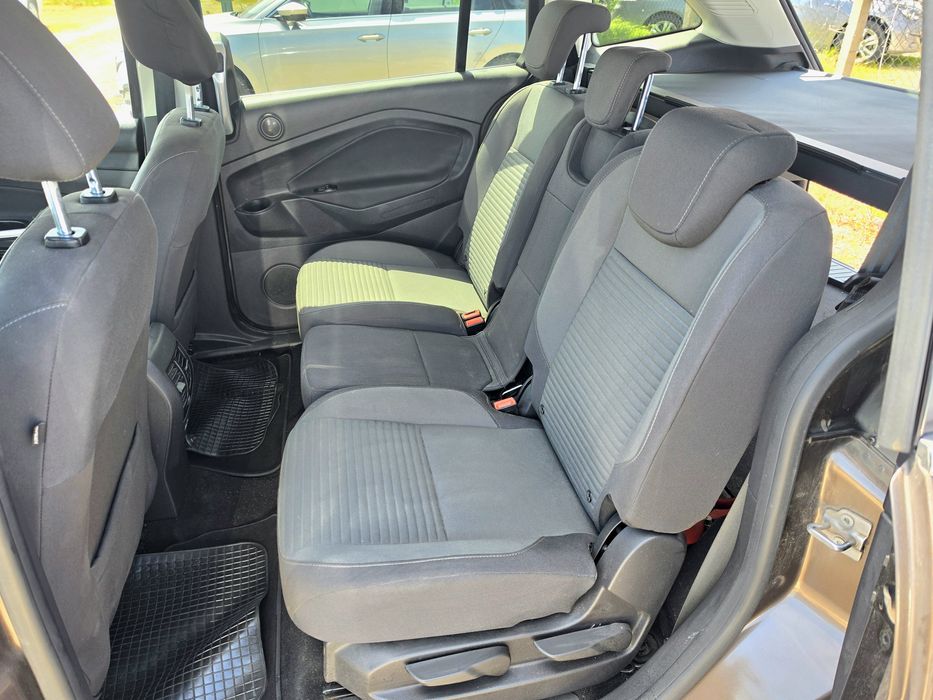 Продавам Ford C-Max 1. 0 EcoBoost Titanium