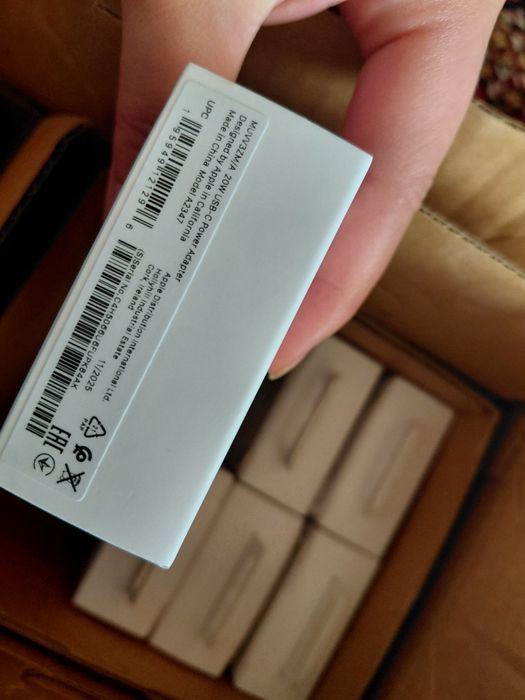 Зарядное устройство Apple 20W USB-C Power Adapter USB Type-C белый