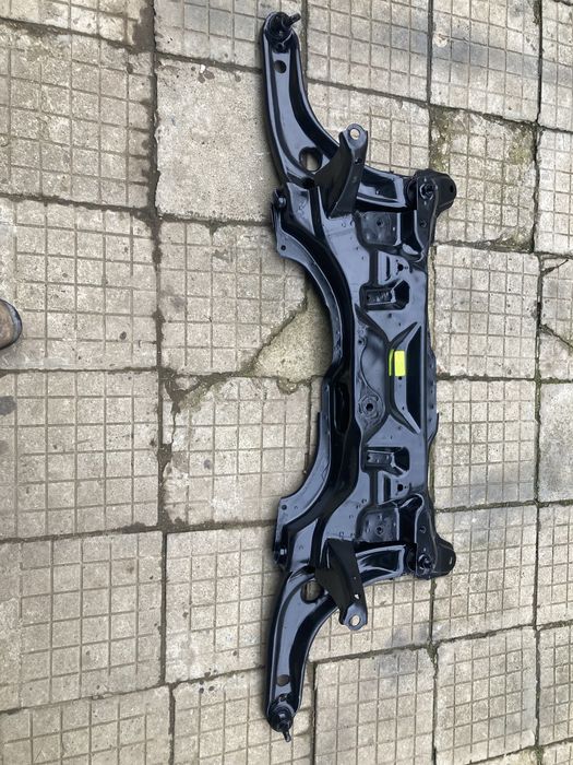 Преден мост за тойота урбан крузер/Toyota urban cruiser 09-14г