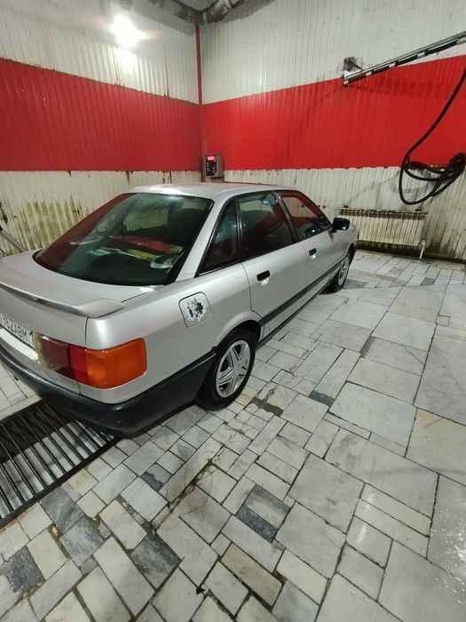 Продам Ауди 80 б3