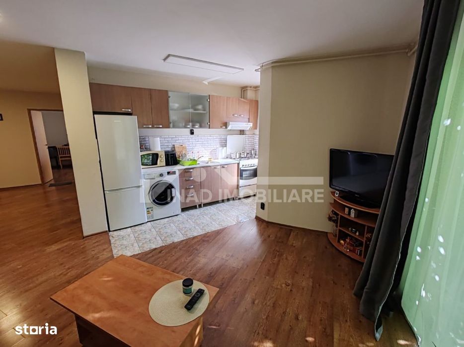 Apartament 3 camere de 75mp, 2 bai, 1 balcon, Str. Constantin Brancusi