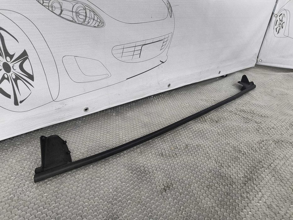 Cheder / Garnitură Ușă Față Stânga Seat Leon 1P (2005-2013) Cod OEM 1P0837477E 5AP (1C4)