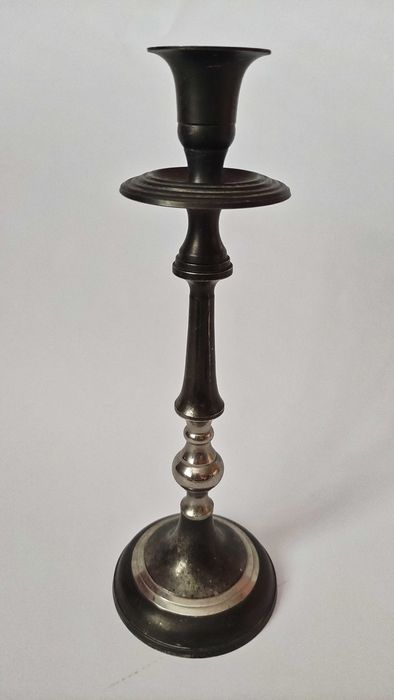 Двойка свещници от метал