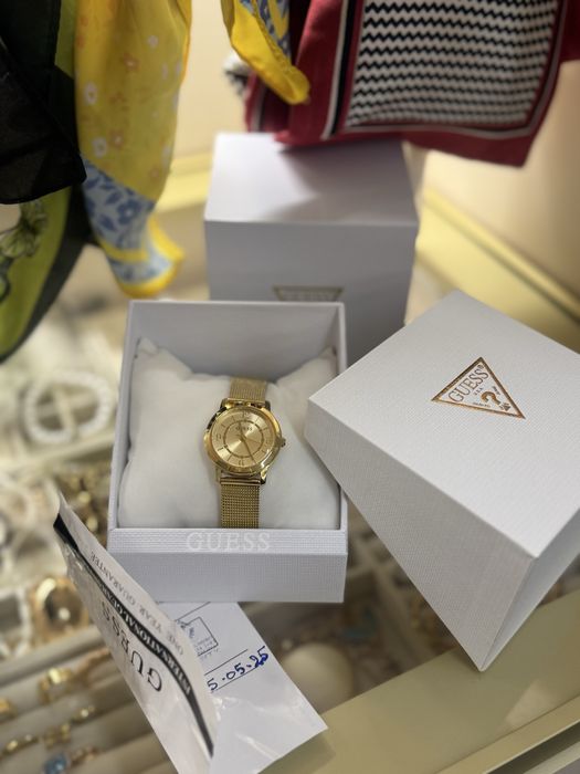 Продам часы от Guess