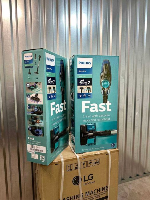 Продаю новые вертикальные пылесосы Philips FC6718