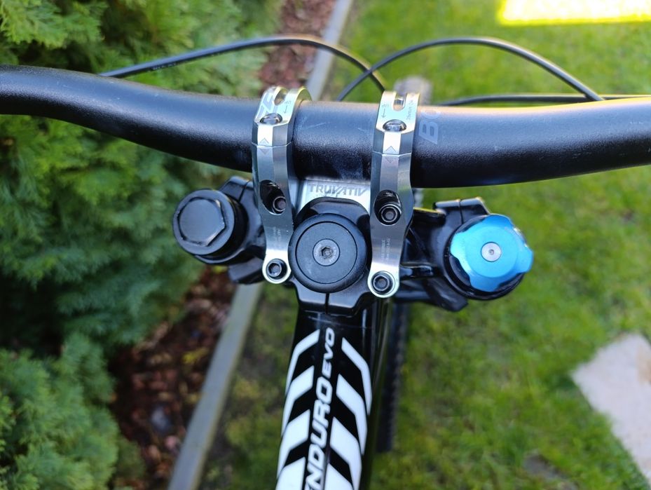 Планински велосипед Мекица SPECIALIZED ENDURO за скачане. 27,5/M.