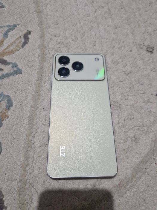 ZTE Blade A76. Телефон новый