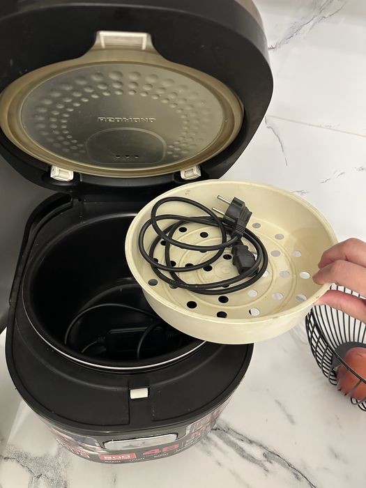 Продам мультиварку