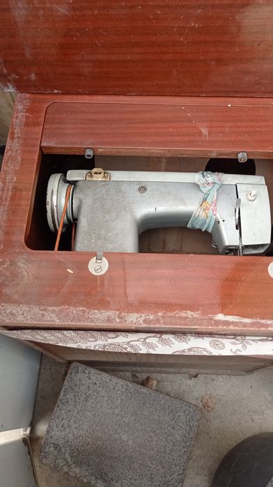 Швейная машина бу рабочем состояний