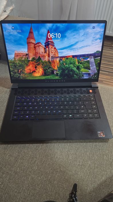 Alienware R5 Gaming Laptop