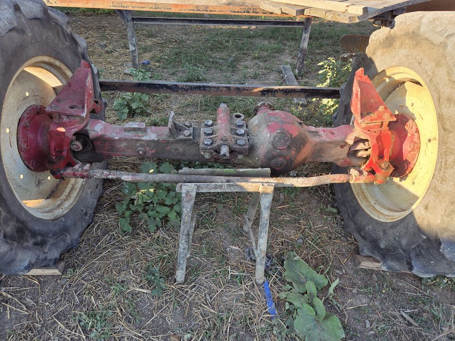 Vând punte apl 3052 de internațional 1455 ,U650