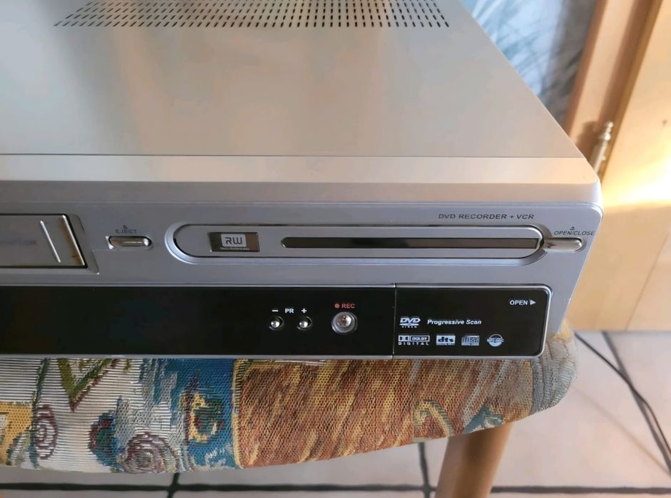 Grundig GDR 6460 VCR – VHS & DVD recorder