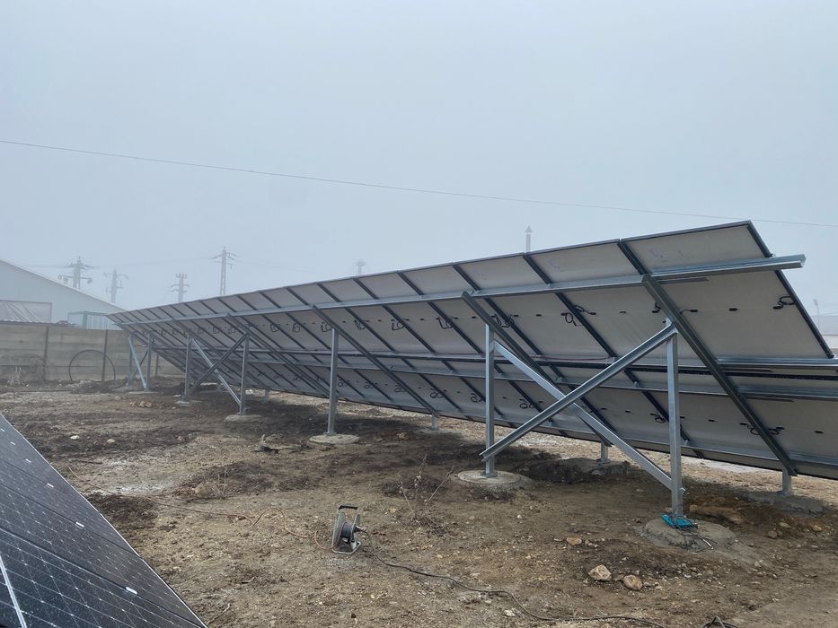 Sistem complet de montaj la sol panouri fotovoltaice