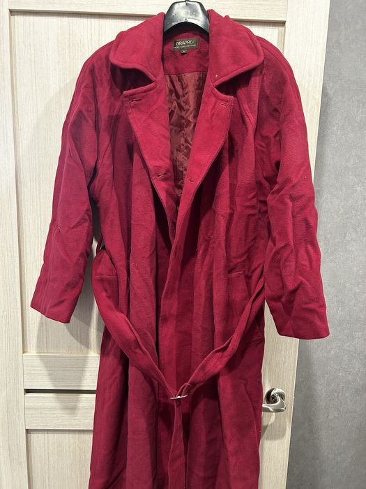 Продам пальто кожаное и драповое