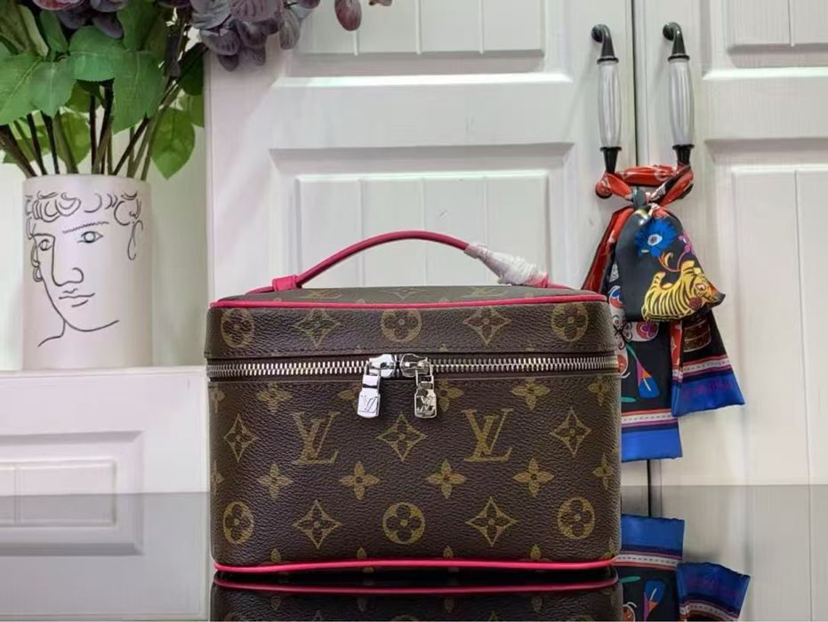 Косметичка LV Louis Vuittton Nice medium
