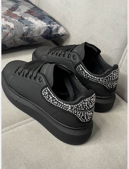 Alexander Mcqueen с камъни