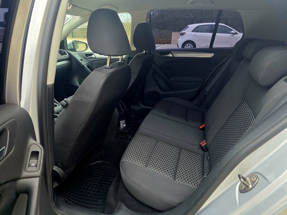 VW Golf 6 *2.0TDI * Парктроник * Ръчка