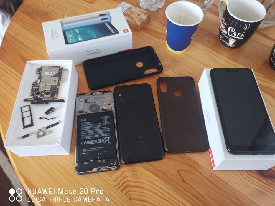 Телефони за части или за ремонт