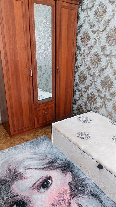 Срочно  сдаётся  квартира  сергели  7 3 ком семья рядом метро линия 4