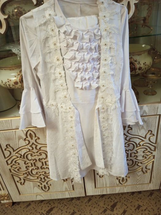 Kelinlik liboslari 
1-2 marta kiyilgan
Kutilmaganlariyam bor
Deyarli y