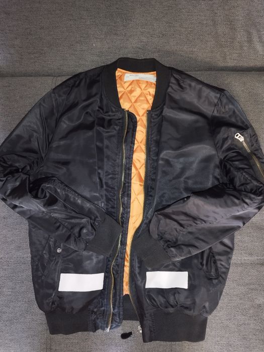 Продам бомбер Off-white