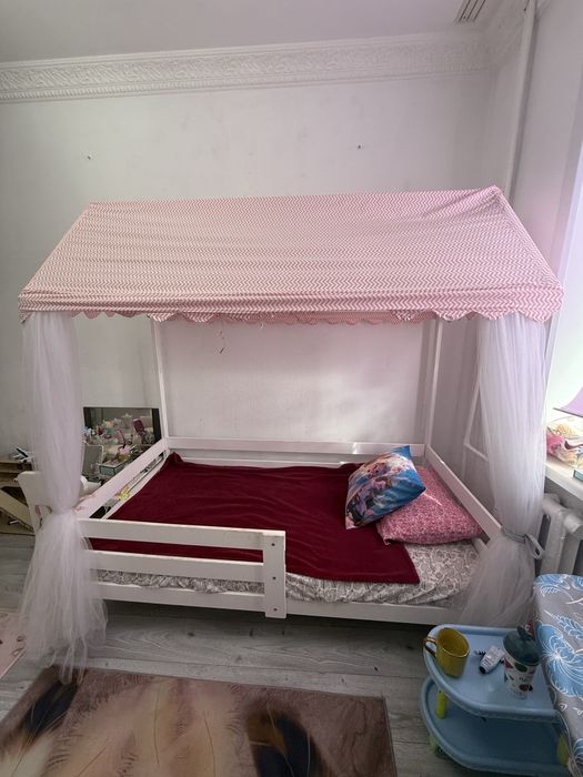 Продам кровать для девочки