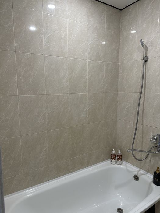 Часы в центре,Манакбай,Мечеть