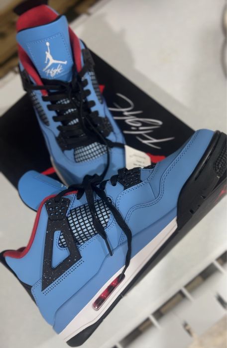 Кроссовки  продается новый окончательно 20000тг