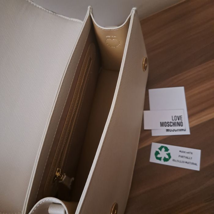 Дамска бежаво чанта Love Moshino