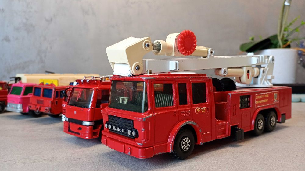 machete utilaje camioane