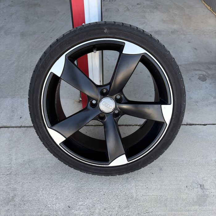 Продавам джанта с гума 255/35/19 Ауди