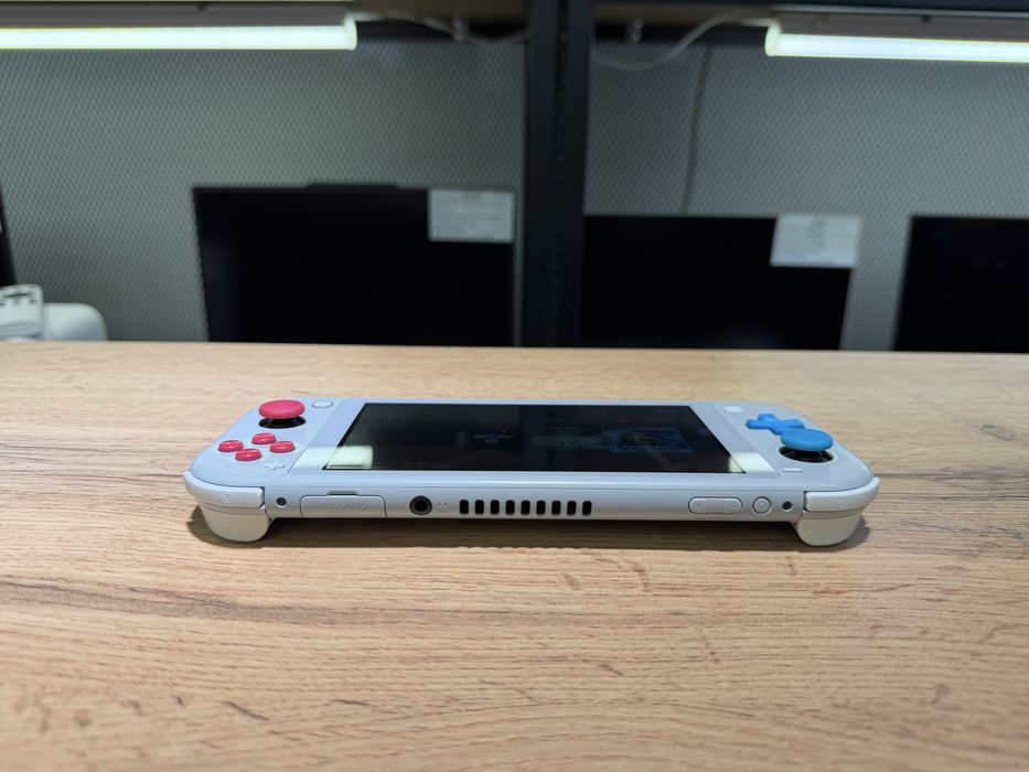 Приставка Nintendo Switch Lite, прошитая, с чехлом, 2117/А10