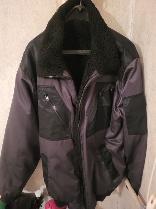 Продавам работно яке