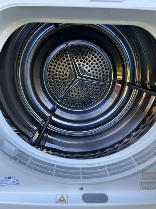 Сушилня AEG с термопомпа