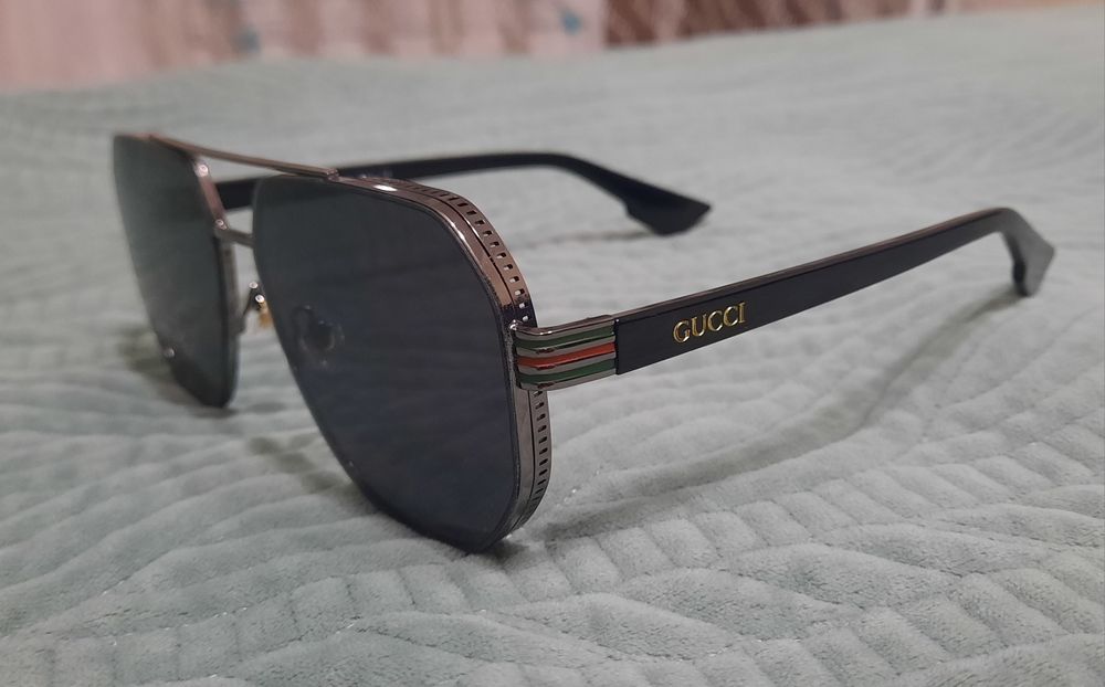 Очки солнцезащитные