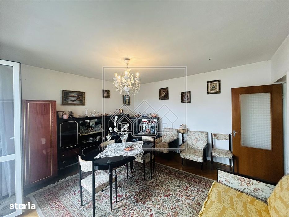 Ap decomandat, 3 camere, balcon, pivnita - N. Iorga