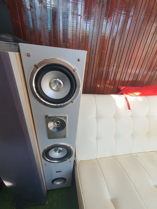 Boxe audio de podea