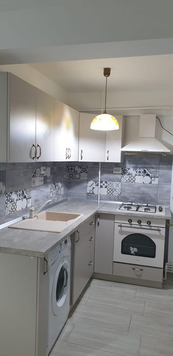 P. F Inchiriez Gars. Lux/ Ultracentral/ Mc' Donalds/Unirii/ Superba