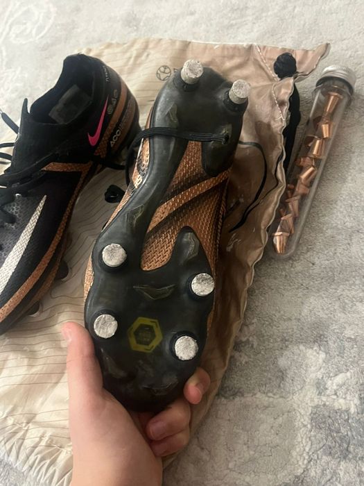 Ghete de fotbal,aproape noi