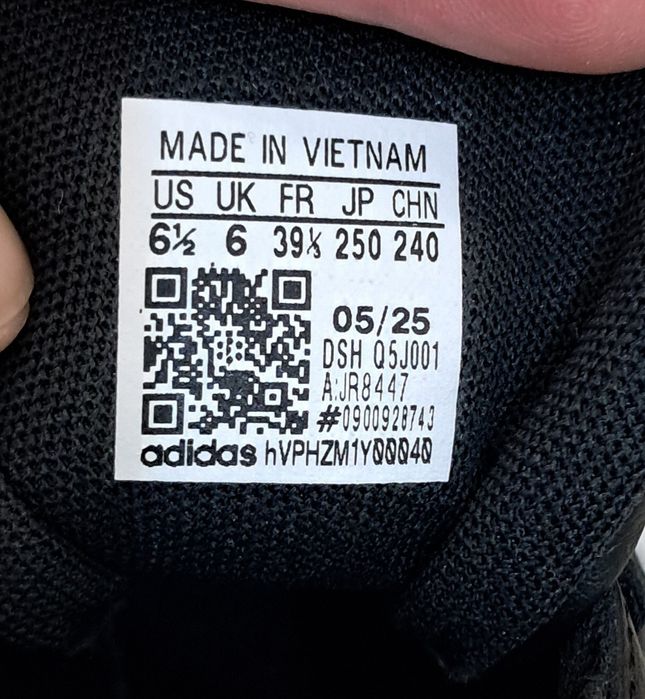 Нови маратонки Adidas Sportswear номер 39 1/3