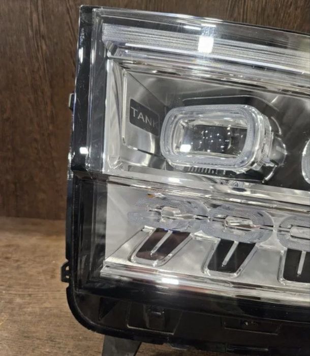 Фара передняя левая Tank 500 2