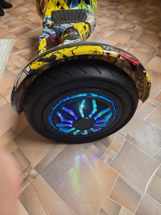 Продам гироскутер 10.000