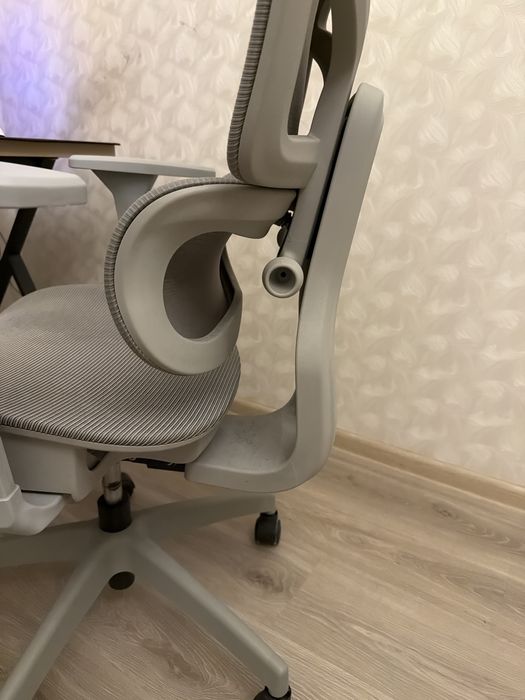 Игровое кресло Mizone Ergo