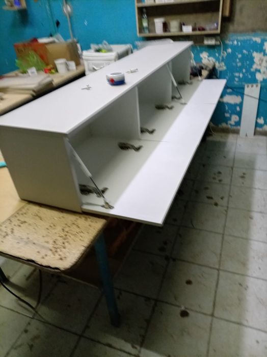 Продам тумбу под телевизор