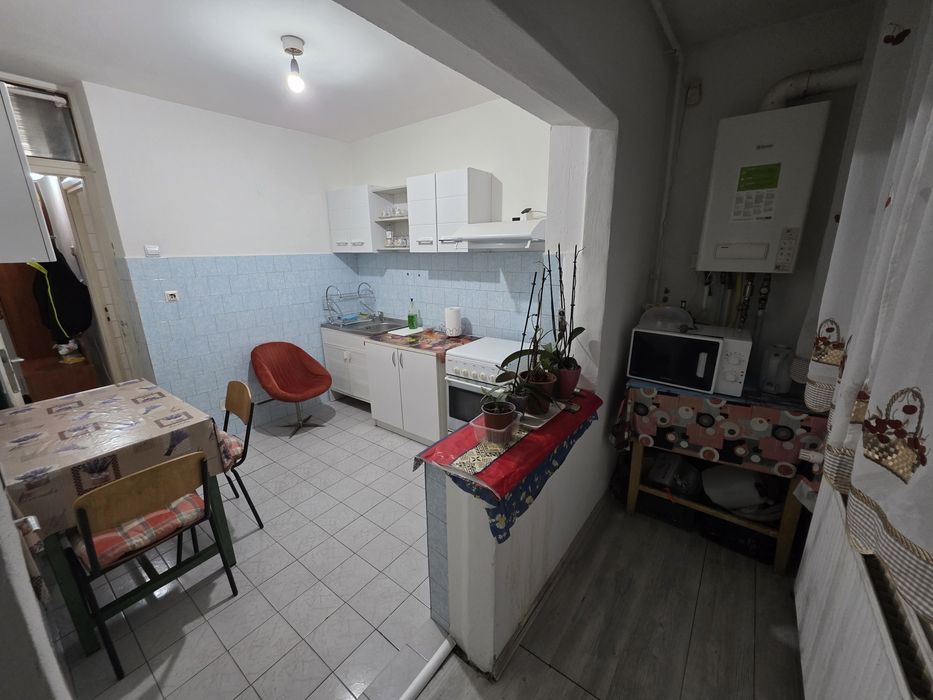 Inchiriez apartament decomandat 1 camera in zona Vlaicu
