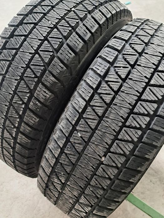 2 anvelope iarnă 215 70 r16 Bridgestone