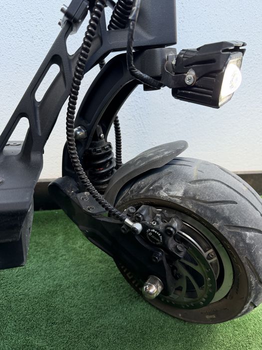 Yume Hawk Pro 2x3000w електрическа тротинетка