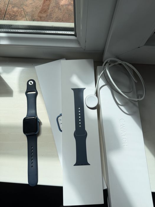 Продам Apple Watch 7