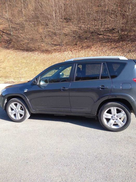 Vând sau schimb cu ceva de teren, dacă e cazul ofer diferențăd