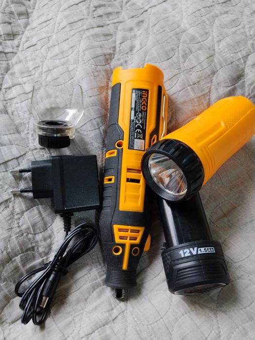 Гравёр и фонарь.